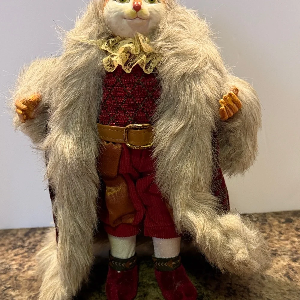 Vintage Katherine’s Collection Wayne Kleski Cat in Cape Christmas